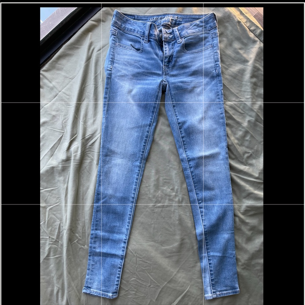 American Eagle Outfitters Super low Rise Jegging Size 2 short